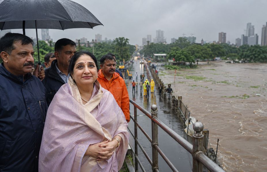 Pune Rain Alert: Deputy CM Sunetra Pawar Orders Immediate Relief, Evacuations and 24x7 Monitoring